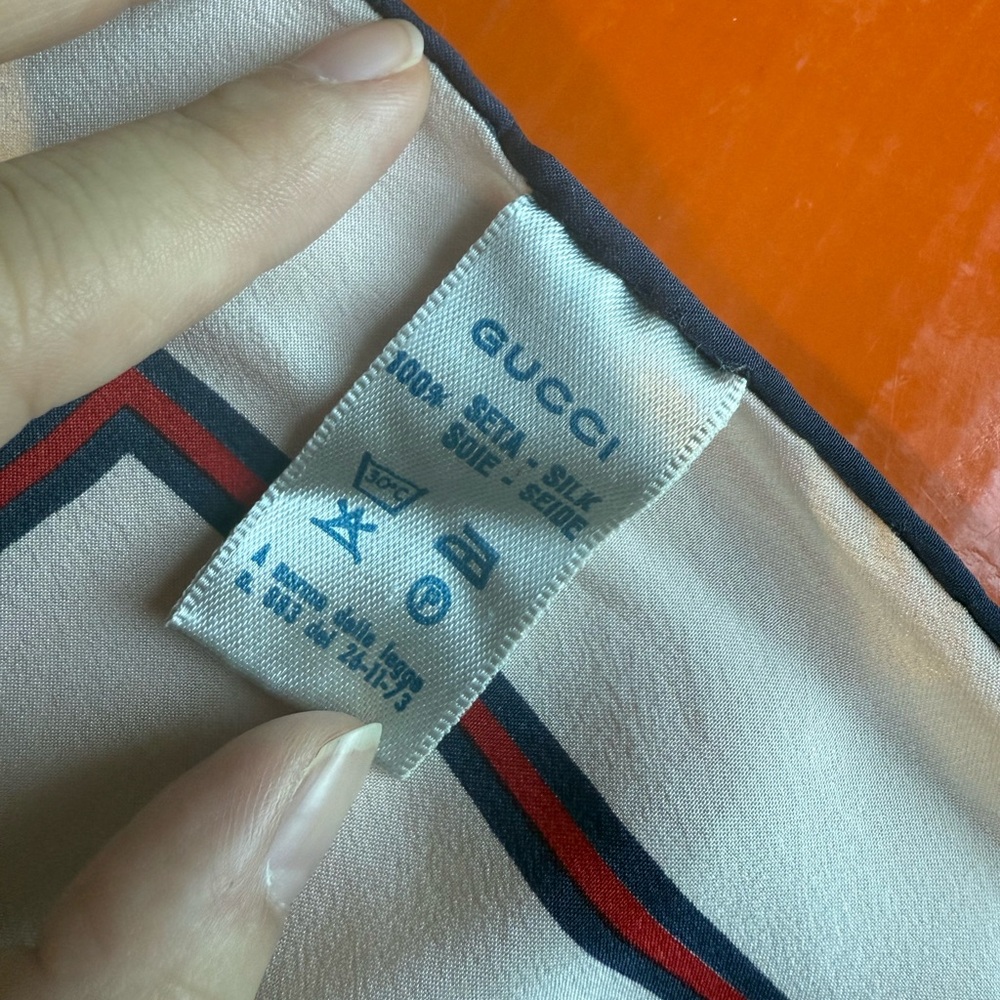 Gucci 100% Silk Scarf - Picture 5 of 10